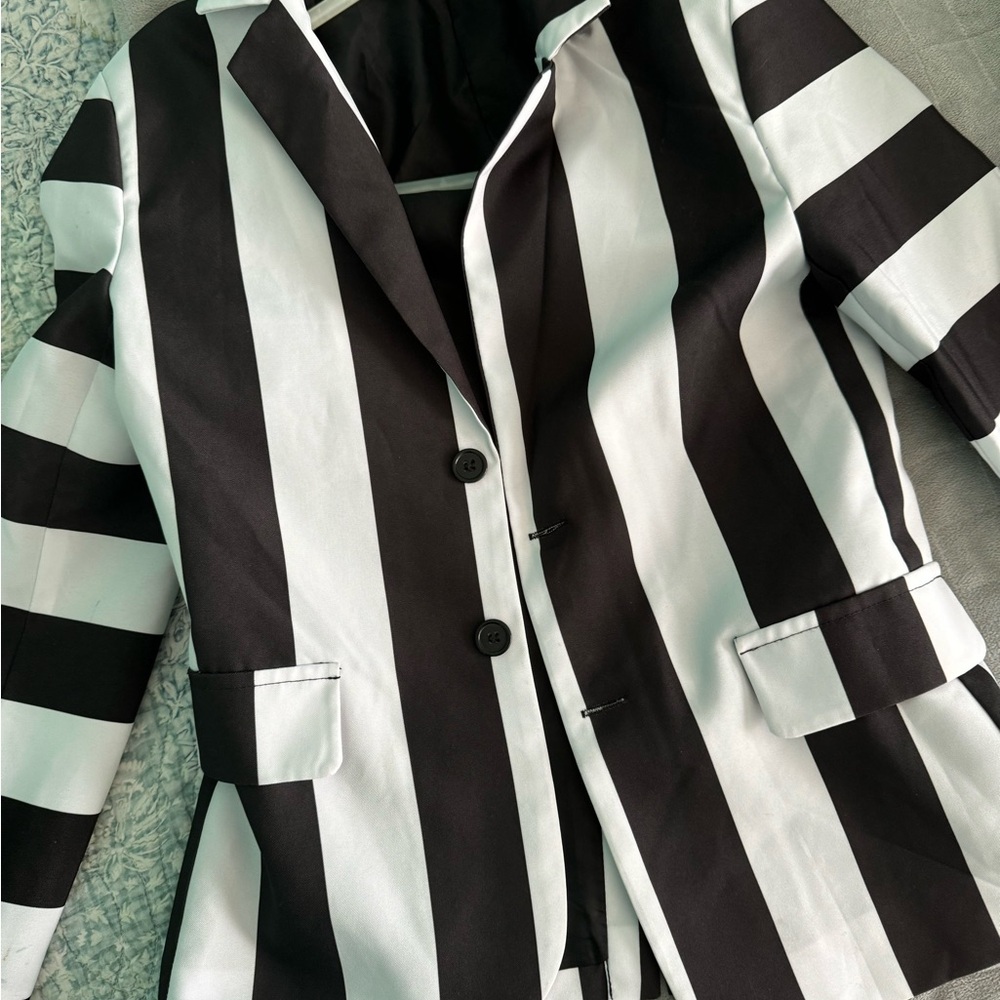 Kids Beetlejuice jacket size medium